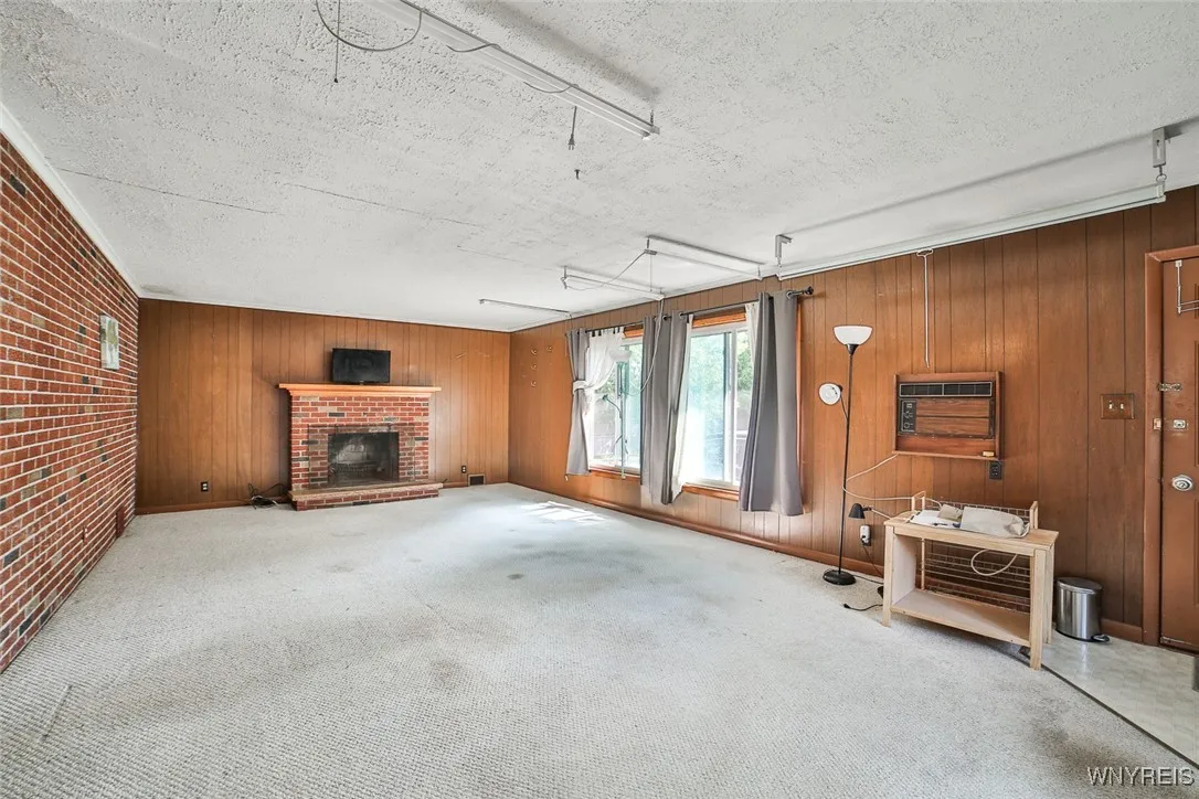 4889 Harlem Road, Amherst, New York 14226, Amherst, New York 14226, 6 Bedrooms Bedrooms, ,2 BathroomsBathrooms,Residential,Closed,4889 Harlem Road, Amherst, New York 14226,0,B1629447