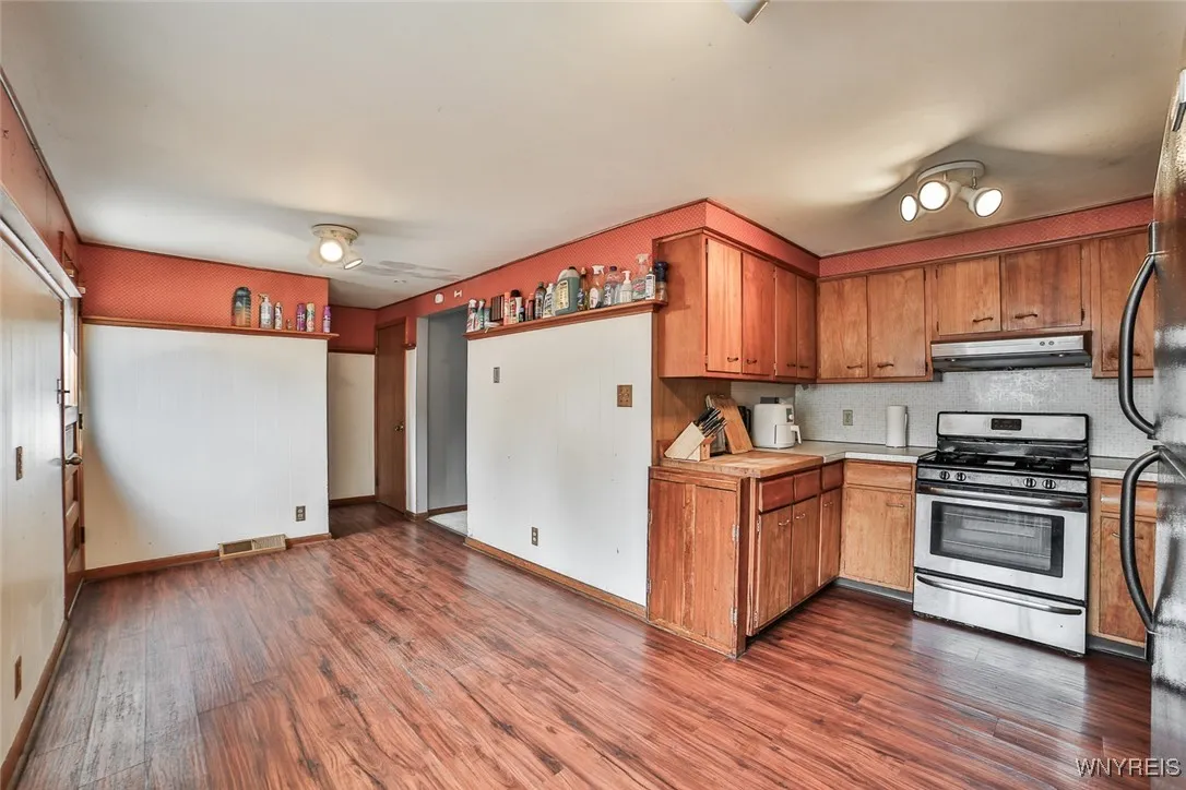 4889 Harlem Road, Amherst, New York 14226, Amherst, New York 14226, 6 Bedrooms Bedrooms, ,2 BathroomsBathrooms,Residential,Closed,4889 Harlem Road, Amherst, New York 14226,0,B1629447