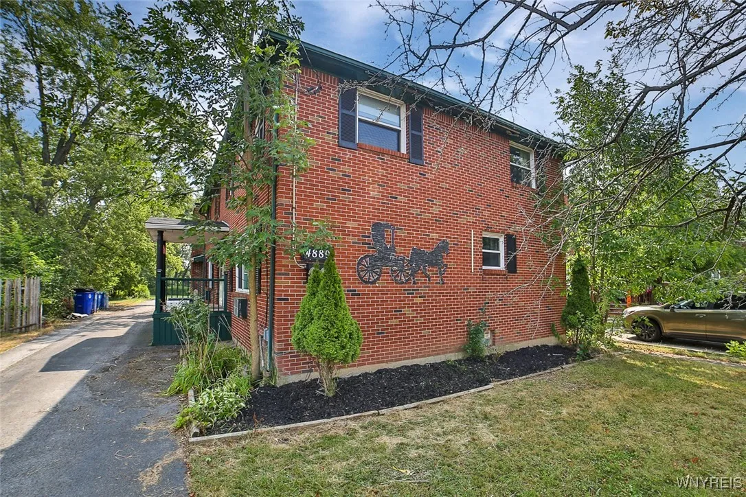 4889 Harlem Road, Amherst, New York 14226, Amherst, New York 14226, 6 Bedrooms Bedrooms, ,2 BathroomsBathrooms,Residential,Closed,4889 Harlem Road, Amherst, New York 14226,0,B1629447