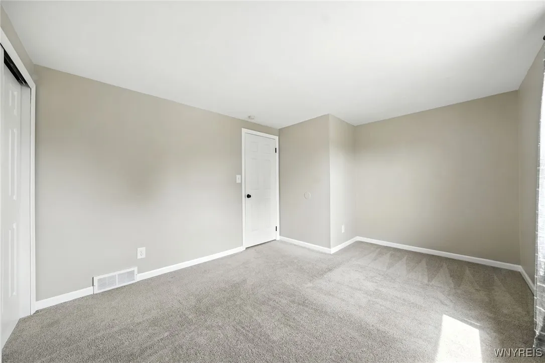 292 Oakbrook Drive, Amherst, New York 14221, Amherst, New York 14221, 3 Bedrooms Bedrooms, 11 Rooms Rooms,2 BathroomsBathrooms,Residential,Closed,292 Oakbrook Drive, Amherst, New York 14221,0,B1629356