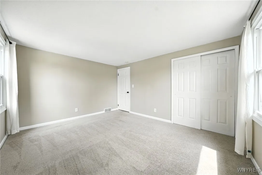 292 Oakbrook Drive, Amherst, New York 14221, Amherst, New York 14221, 3 Bedrooms Bedrooms, 11 Rooms Rooms,2 BathroomsBathrooms,Residential,Closed,292 Oakbrook Drive, Amherst, New York 14221,0,B1629356