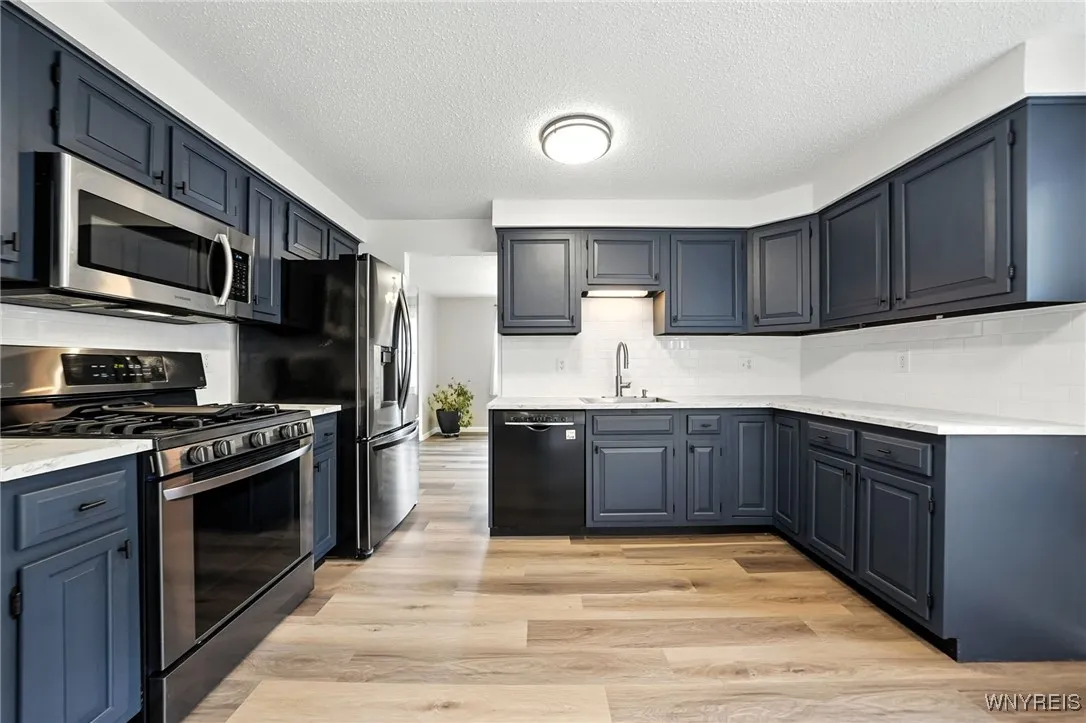 292 Oakbrook Drive, Amherst, New York 14221, Amherst, New York 14221, 3 Bedrooms Bedrooms, 11 Rooms Rooms,2 BathroomsBathrooms,Residential,Closed,292 Oakbrook Drive, Amherst, New York 14221,0,B1629356