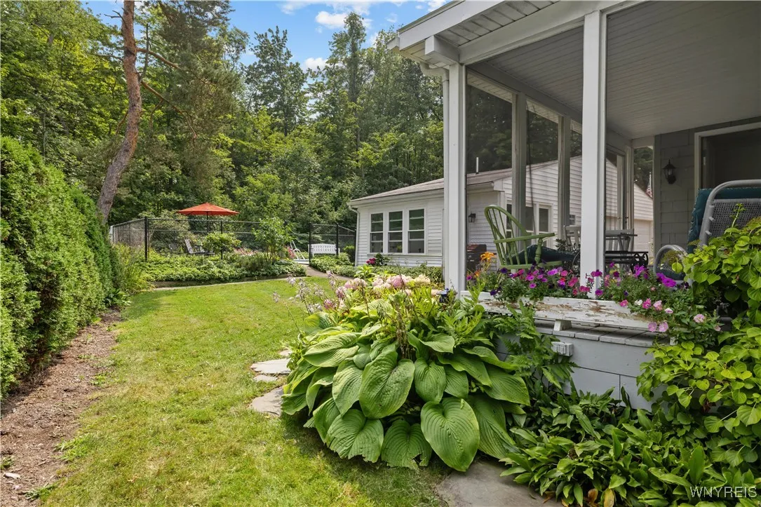 7173 Erie Road, Evans, New York 14047, Evans, New York 14047, 3 Bedrooms Bedrooms, 8 Rooms Rooms,3 BathroomsBathrooms,Residential,Closed,7173 Erie Road, Evans, New York 14047,0,B1629164