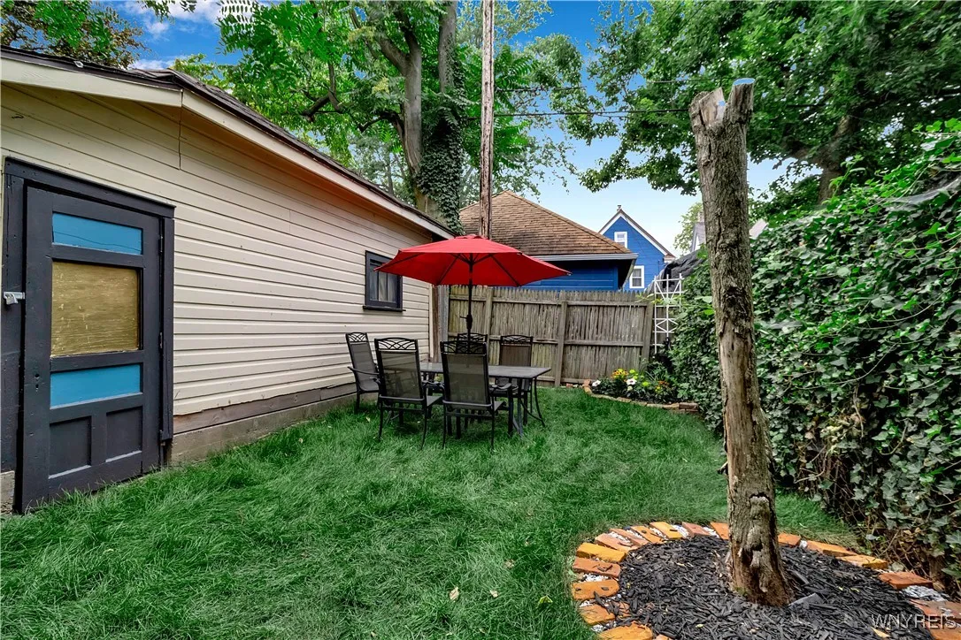 726 Ashland Avenue, Buffalo, New York 14222, Buffalo, New York 14222, 8 Bedrooms Bedrooms, 17 Rooms Rooms,3 BathroomsBathrooms,Residential,For Sale,726 Ashland Avenue, Buffalo, New York 14222,B1627630