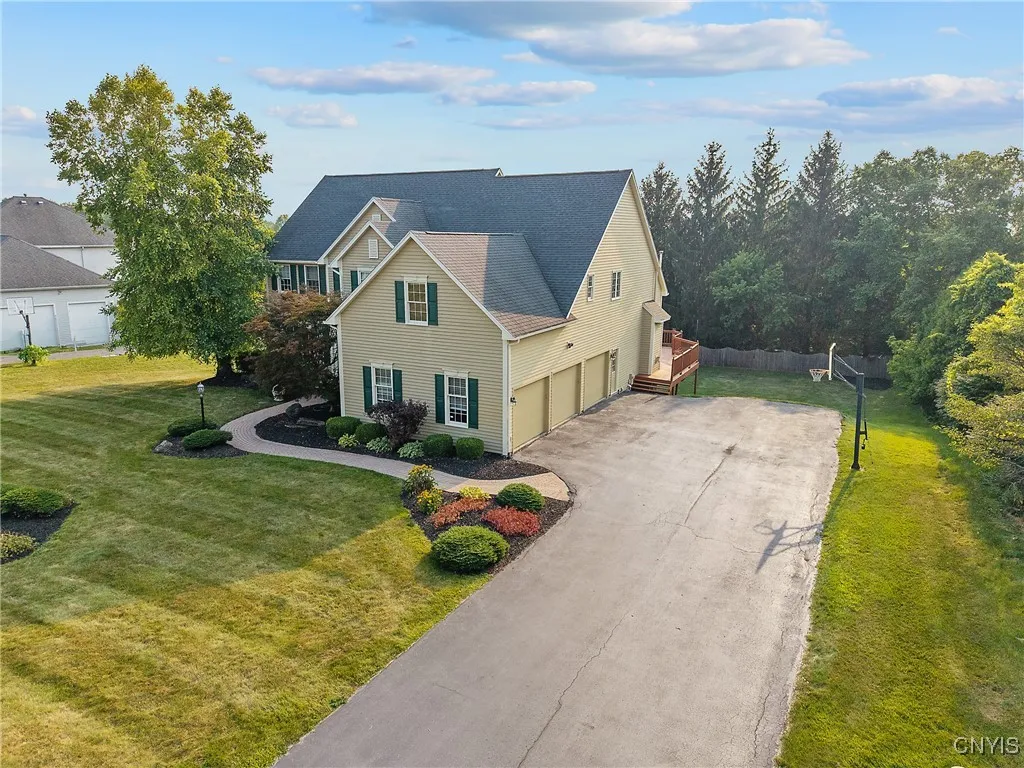 8429 Prestwick Drive, Manlius, New York 13104, Manlius, New York 13104, 4 Bedrooms Bedrooms, 12 Rooms Rooms,3 BathroomsBathrooms,Residential,For Sale,8429 Prestwick Drive, Manlius, New York 13104,S1615559
