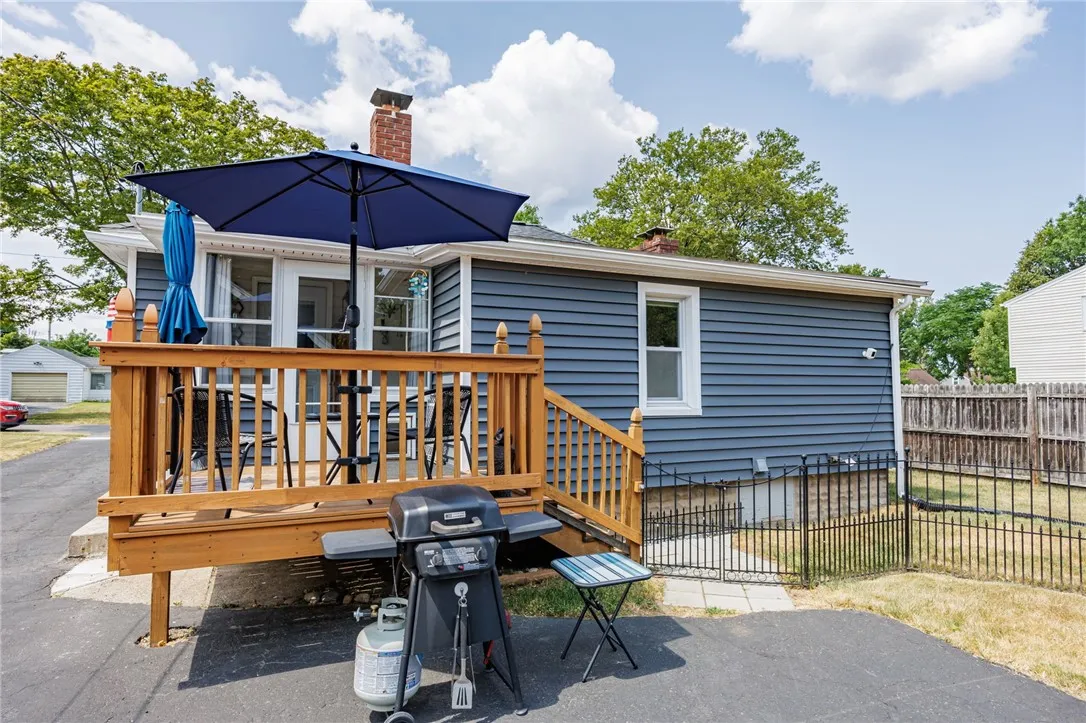 96 Ridgecrest Road, Greece, New York 14626, Greece, New York 14626, 2 Bedrooms Bedrooms, 5 Rooms Rooms,1 BathroomBathrooms,Residential,Closed,96 Ridgecrest Road, Greece, New York 14626,0,R1629399