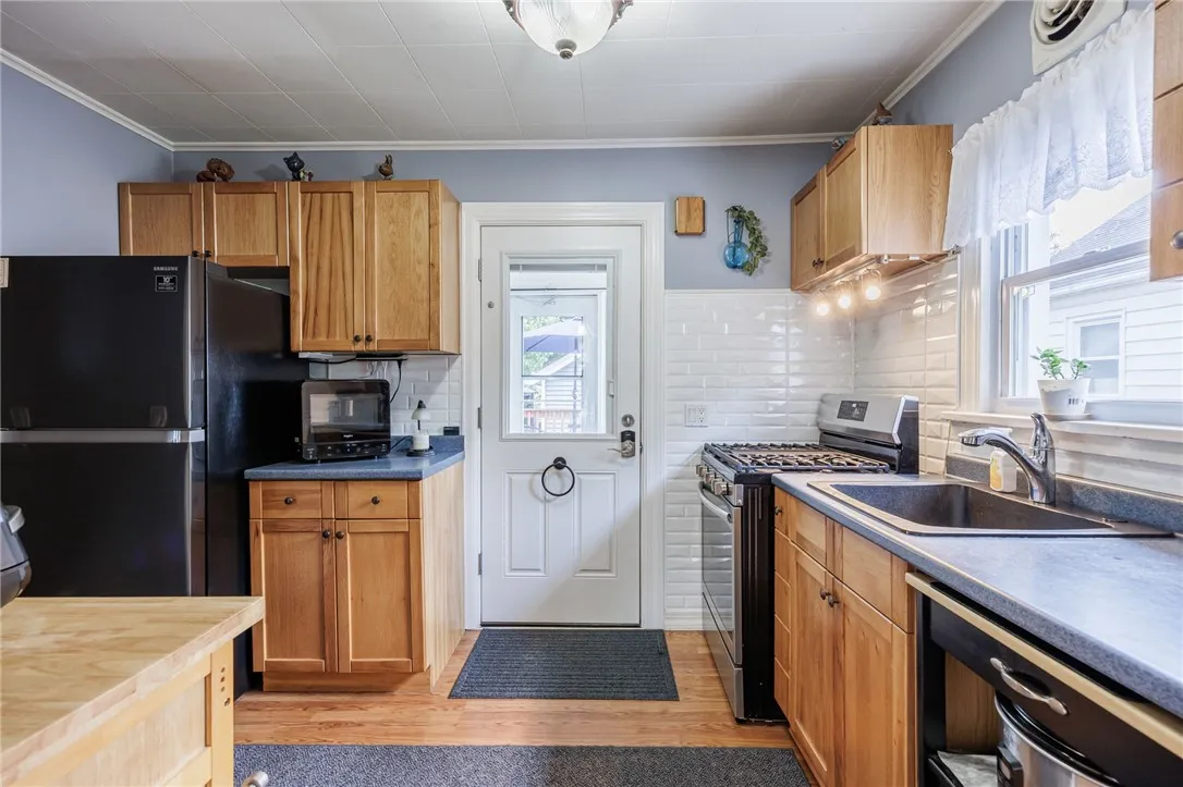 96 Ridgecrest Road, Greece, New York 14626, Greece, New York 14626, 2 Bedrooms Bedrooms, 5 Rooms Rooms,1 BathroomBathrooms,Residential,Closed,96 Ridgecrest Road, Greece, New York 14626,0,R1629399