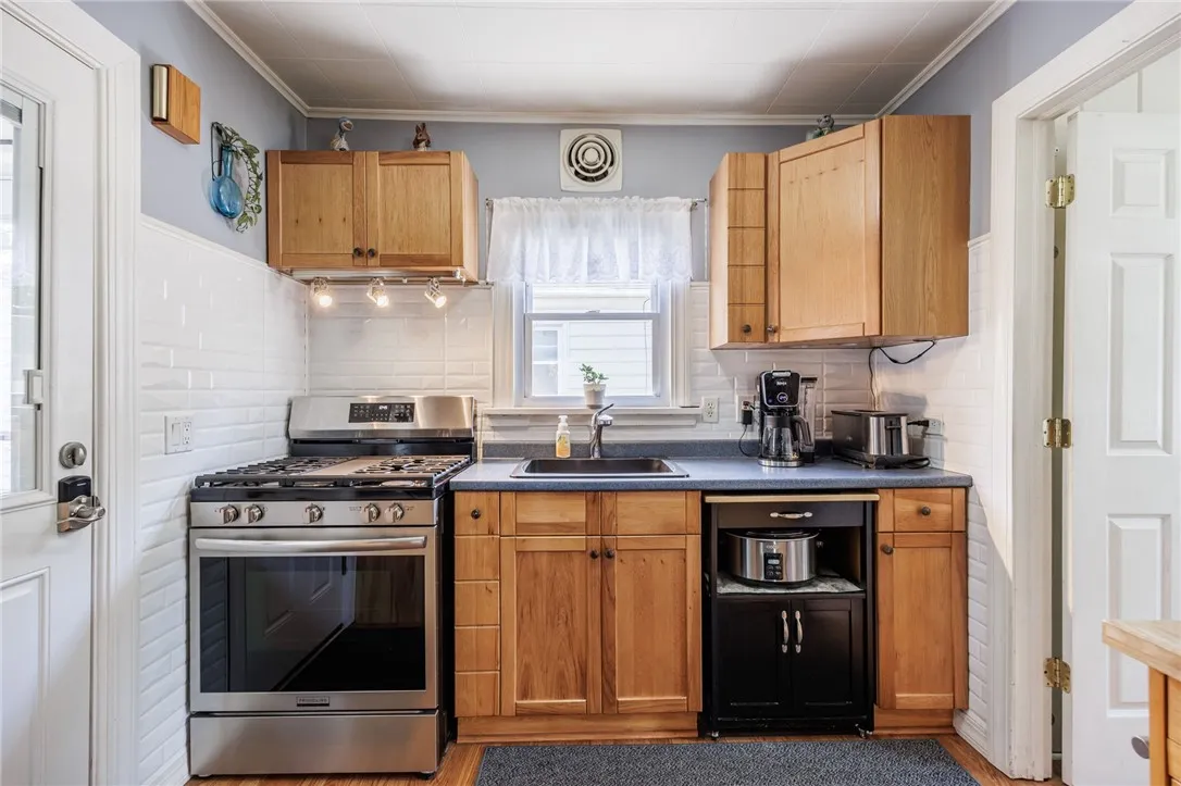 96 Ridgecrest Road, Greece, New York 14626, Greece, New York 14626, 2 Bedrooms Bedrooms, 5 Rooms Rooms,1 BathroomBathrooms,Residential,Closed,96 Ridgecrest Road, Greece, New York 14626,0,R1629399