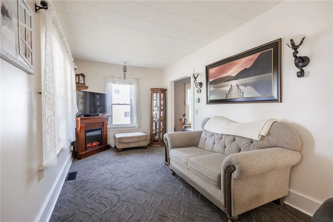 96 Ridgecrest Road, Greece, New York 14626, Greece, New York 14626, 2 Bedrooms Bedrooms, 5 Rooms Rooms,1 BathroomBathrooms,Residential,Closed,96 Ridgecrest Road, Greece, New York 14626,0,R1629399