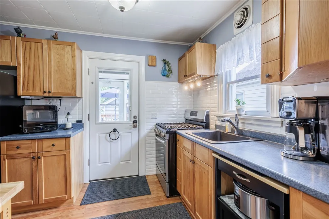 96 Ridgecrest Road, Greece, New York 14626, Greece, New York 14626, 2 Bedrooms Bedrooms, 5 Rooms Rooms,1 BathroomBathrooms,Residential,Closed,96 Ridgecrest Road, Greece, New York 14626,0,R1629399