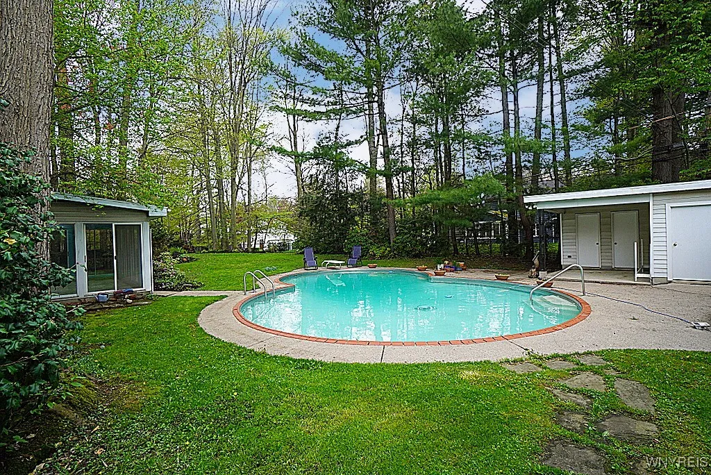 104 Deer Run, Amherst, New York 14221, Amherst, New York 14221, 5 Bedrooms Bedrooms, 10 Rooms Rooms,2 BathroomsBathrooms,Residential,Closed,104 Deer Run, Amherst, New York 14221,0,B1628940