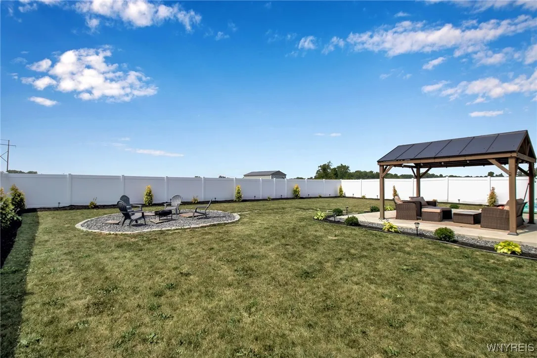 3320 Colleen, Wheatfield, New York 14132, Wheatfield, New York 14132, 3 Bedrooms Bedrooms, 9 Rooms Rooms,2 BathroomsBathrooms,Residential,For Sale,3320 Colleen, Wheatfield, New York 14132,B1629438