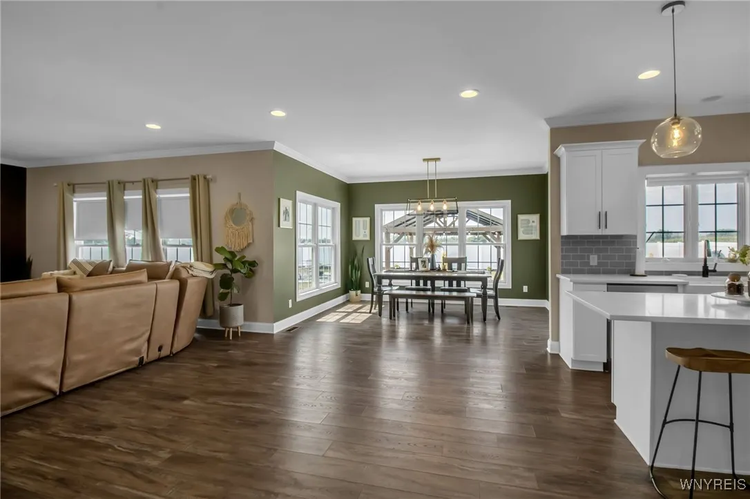3320 Colleen, Wheatfield, New York 14132, Wheatfield, New York 14132, 3 Bedrooms Bedrooms, 9 Rooms Rooms,2 BathroomsBathrooms,Residential,For Sale,3320 Colleen, Wheatfield, New York 14132,B1629438