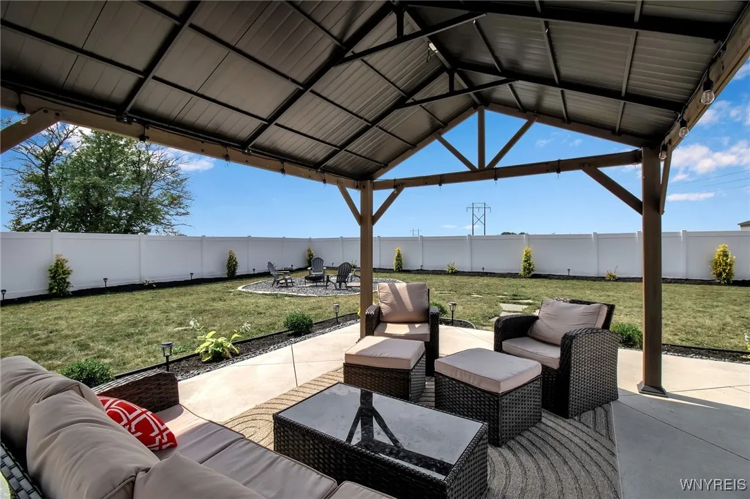 3320 Colleen, Wheatfield, New York 14132, Wheatfield, New York 14132, 3 Bedrooms Bedrooms, 9 Rooms Rooms,2 BathroomsBathrooms,Residential,For Sale,3320 Colleen, Wheatfield, New York 14132,B1629438