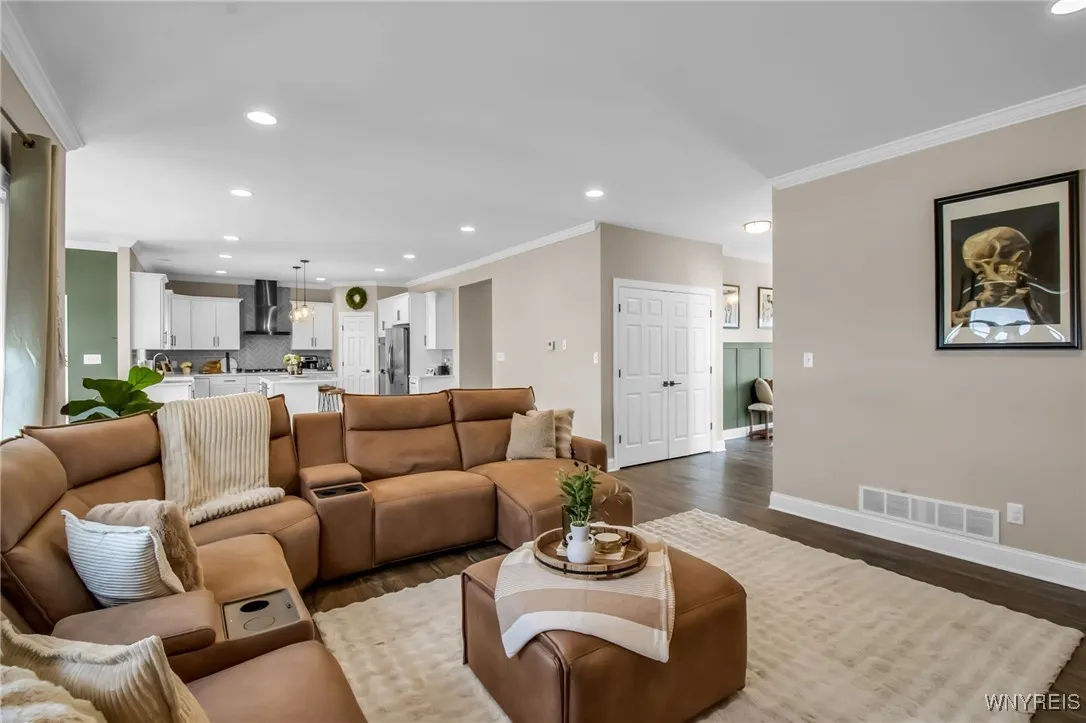 3320 Colleen, Wheatfield, New York 14132, Wheatfield, New York 14132, 3 Bedrooms Bedrooms, 9 Rooms Rooms,2 BathroomsBathrooms,Residential,For Sale,3320 Colleen, Wheatfield, New York 14132,B1629438