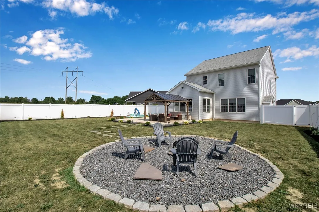 3320 Colleen, Wheatfield, New York 14132, Wheatfield, New York 14132, 3 Bedrooms Bedrooms, 9 Rooms Rooms,2 BathroomsBathrooms,Residential,For Sale,3320 Colleen, Wheatfield, New York 14132,B1629438