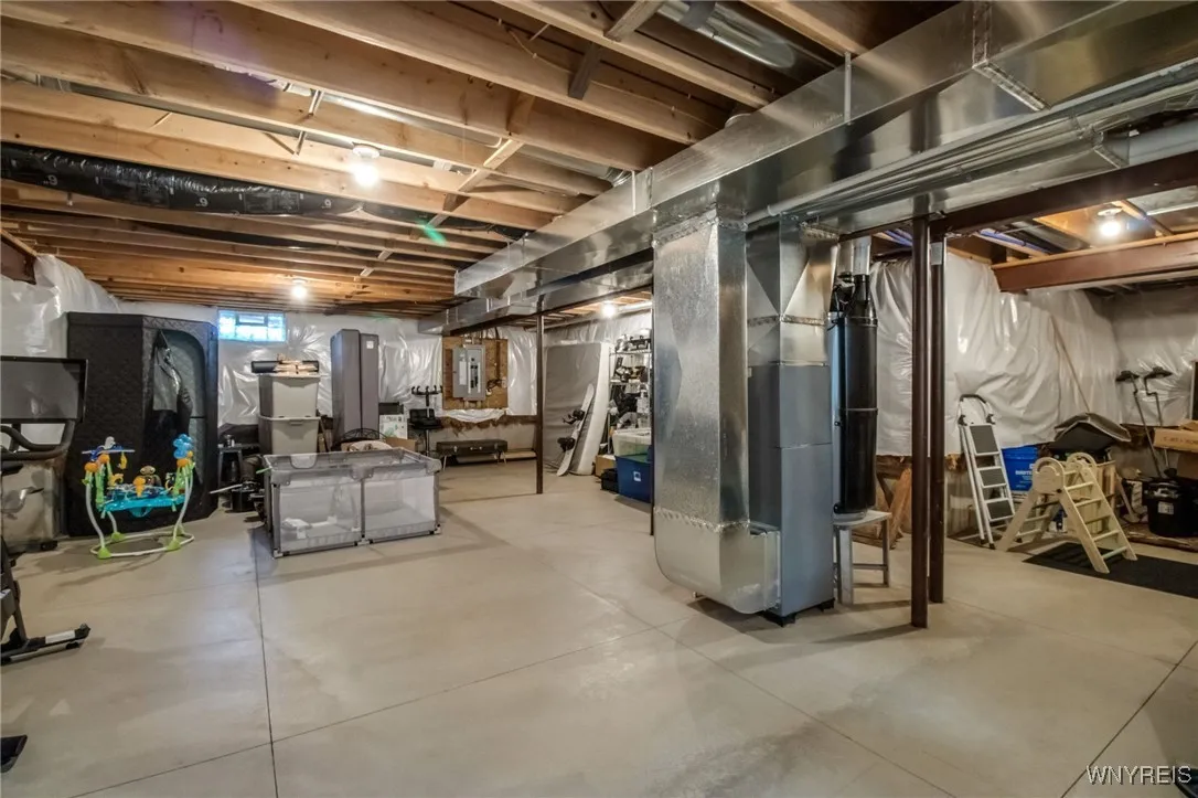3320 Colleen, Wheatfield, New York 14132, Wheatfield, New York 14132, 3 Bedrooms Bedrooms, 9 Rooms Rooms,2 BathroomsBathrooms,Residential,For Sale,3320 Colleen, Wheatfield, New York 14132,B1629438