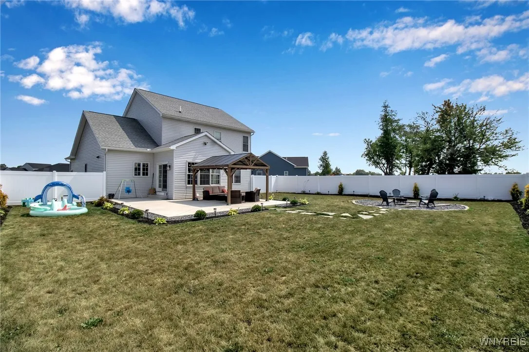 3320 Colleen, Wheatfield, New York 14132, Wheatfield, New York 14132, 3 Bedrooms Bedrooms, 9 Rooms Rooms,2 BathroomsBathrooms,Residential,For Sale,3320 Colleen, Wheatfield, New York 14132,B1629438
