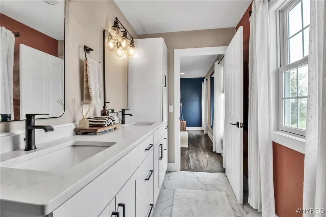 3320 Colleen, Wheatfield, New York 14132, Wheatfield, New York 14132, 3 Bedrooms Bedrooms, 9 Rooms Rooms,2 BathroomsBathrooms,Residential,For Sale,3320 Colleen, Wheatfield, New York 14132,B1629438
