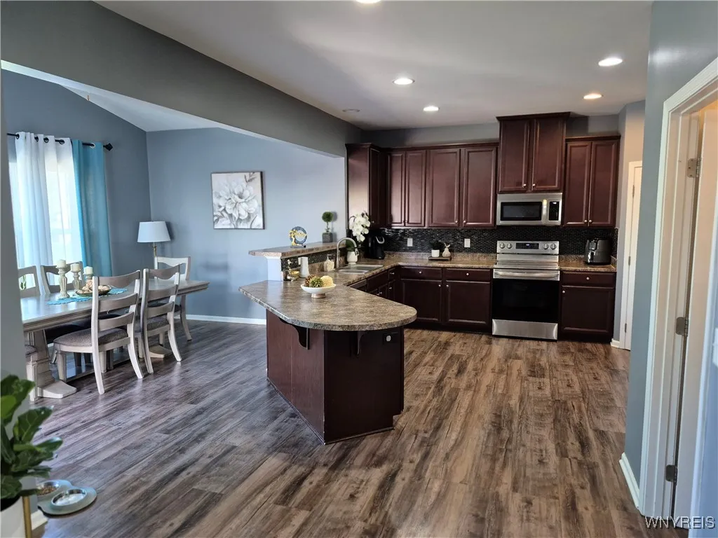 4016 Connors, Hamburg, New York 14219, Hamburg, New York 14219, 3 Bedrooms Bedrooms, 11 Rooms Rooms,2 BathroomsBathrooms,Residential,Closed,4016 Connors, Hamburg, New York 14219,0,B1629531