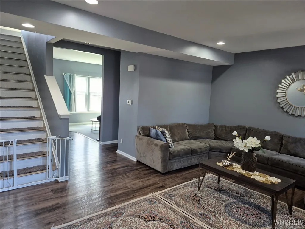 4016 Connors, Hamburg, New York 14219, Hamburg, New York 14219, 3 Bedrooms Bedrooms, 11 Rooms Rooms,2 BathroomsBathrooms,Residential,Closed,4016 Connors, Hamburg, New York 14219,0,B1629531