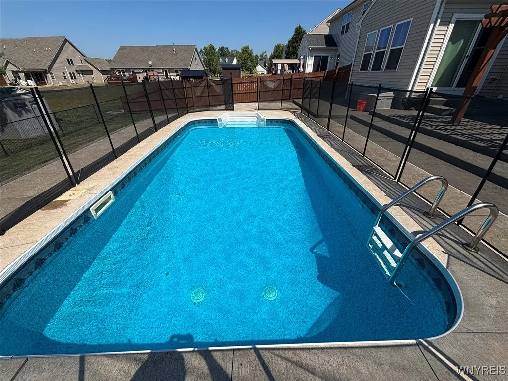 4016 Connors, Hamburg, New York 14219, Hamburg, New York 14219, 3 Bedrooms Bedrooms, 11 Rooms Rooms,2 BathroomsBathrooms,Residential,Closed,4016 Connors, Hamburg, New York 14219,0,B1629531