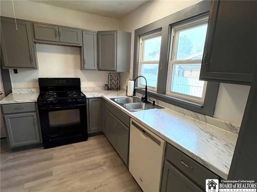 169 Rumbold Avenue, North Tonawanda, New York 1412, North Tonawanda, New York 14120, 2 Bedrooms Bedrooms, 6 Rooms Rooms,1 BathroomBathrooms,Residential,Closed,169 Rumbold Avenue, North Tonawanda, New York 1412,0,R1628863