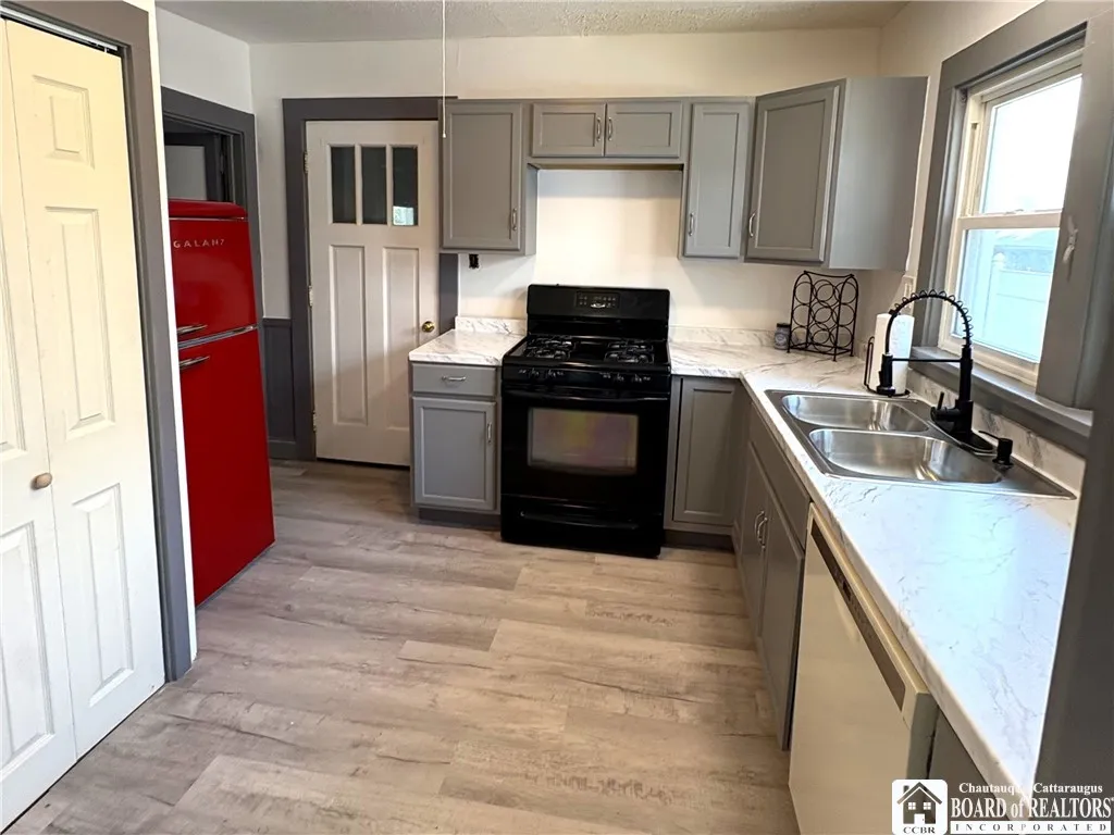 169 Rumbold Avenue, North Tonawanda, New York 1412, North Tonawanda, New York 14120, 2 Bedrooms Bedrooms, 6 Rooms Rooms,1 BathroomBathrooms,Residential,Closed,169 Rumbold Avenue, North Tonawanda, New York 1412,0,R1628863