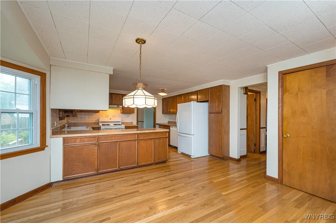 54 Willowgrove East, Tonawanda, New York 14150, Tonawanda, New York 14150, 4 Bedrooms Bedrooms, 9 Rooms Rooms,2 BathroomsBathrooms,Residential,Closed,54 Willowgrove East, Tonawanda, New York 14150,0,B1629182