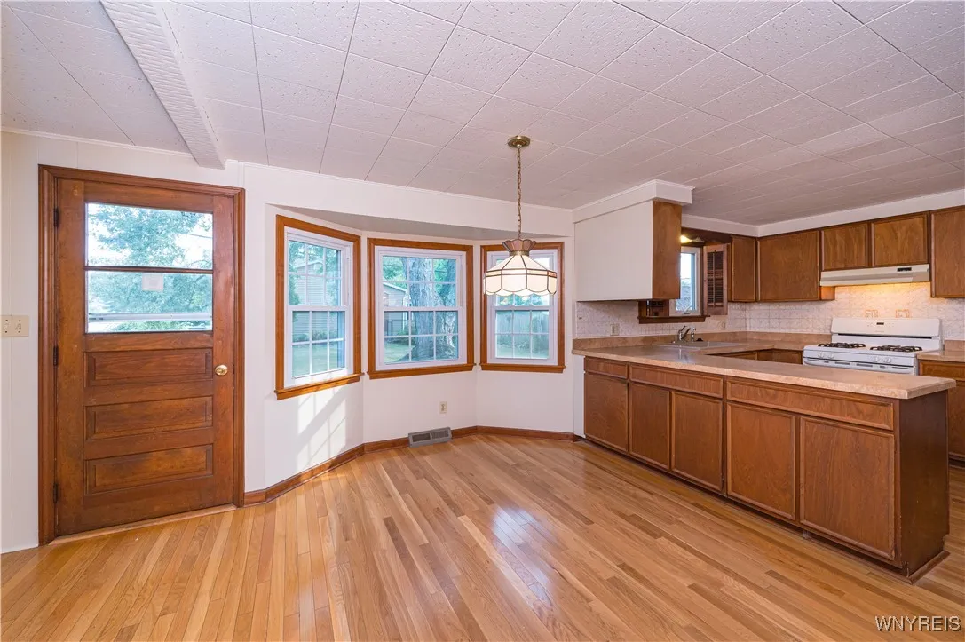54 Willowgrove East, Tonawanda, New York 14150, Tonawanda, New York 14150, 4 Bedrooms Bedrooms, 9 Rooms Rooms,2 BathroomsBathrooms,Residential,Closed,54 Willowgrove East, Tonawanda, New York 14150,0,B1629182