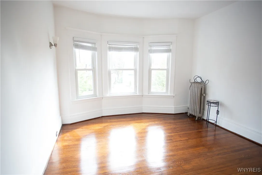 72 University Avenue, Buffalo, New York 14214, Buffalo, New York 14214, 4 Bedrooms Bedrooms, 9 Rooms Rooms,2 BathroomsBathrooms,Residential,For Sale,72 University Avenue, Buffalo, New York 14214,B1627247