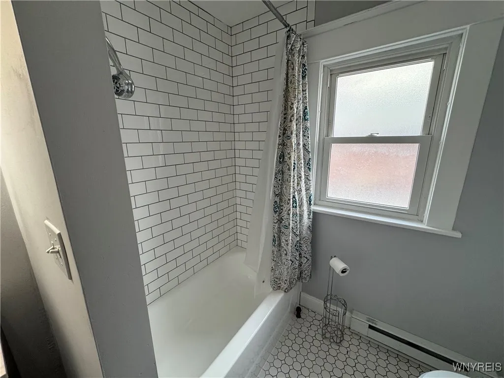 72 University Avenue, Buffalo, New York 14214, Buffalo, New York 14214, 4 Bedrooms Bedrooms, 9 Rooms Rooms,2 BathroomsBathrooms,Residential,For Sale,72 University Avenue, Buffalo, New York 14214,B1627247