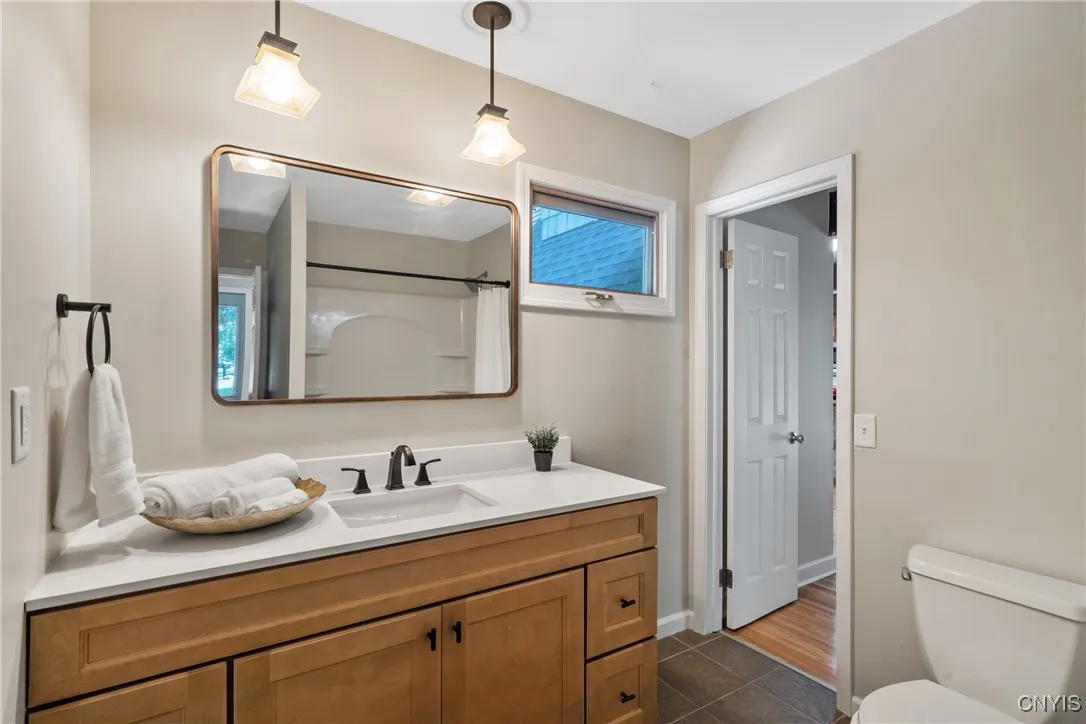 60 Edwards Circle, Oswego, New York 13126, Oswego, New York 13126, 4 Bedrooms Bedrooms, 9 Rooms Rooms,3 BathroomsBathrooms,Residential,Closed,60 Edwards Circle, Oswego, New York 13126,0,S1629543