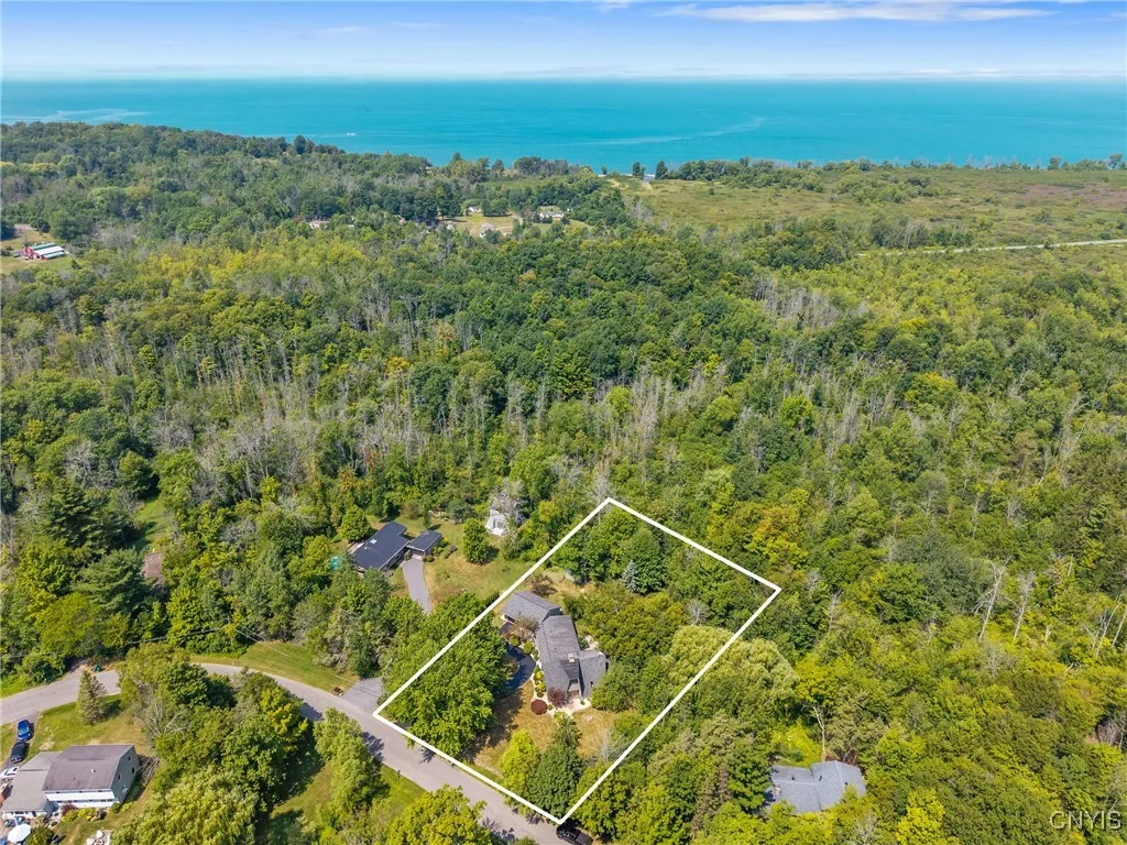 60 Edwards Circle, Oswego, New York 13126, Oswego, New York 13126, 4 Bedrooms Bedrooms, 9 Rooms Rooms,3 BathroomsBathrooms,Residential,Closed,60 Edwards Circle, Oswego, New York 13126,0,S1629543