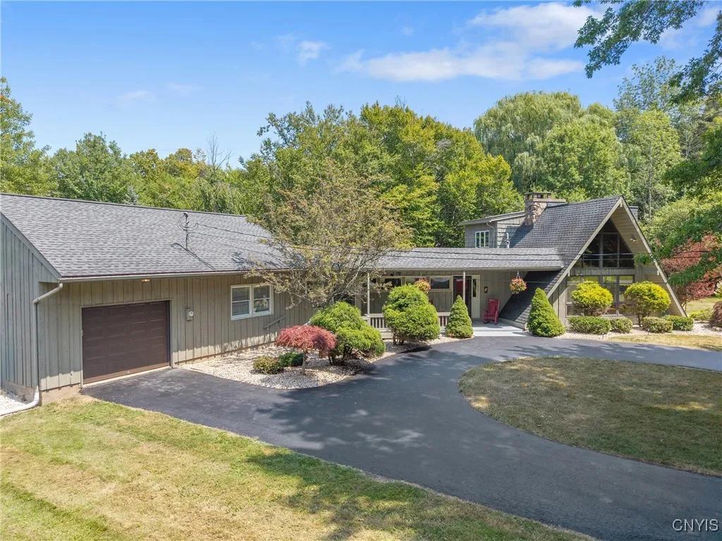 60 Edwards Circle, Oswego, New York 13126, Oswego, New York 13126, 4 Bedrooms Bedrooms, 9 Rooms Rooms,3 BathroomsBathrooms,Residential,Closed,60 Edwards Circle, Oswego, New York 13126,0,S1629543