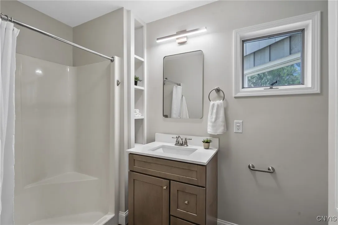 60 Edwards Circle, Oswego, New York 13126, Oswego, New York 13126, 4 Bedrooms Bedrooms, 9 Rooms Rooms,3 BathroomsBathrooms,Residential,Closed,60 Edwards Circle, Oswego, New York 13126,0,S1629543