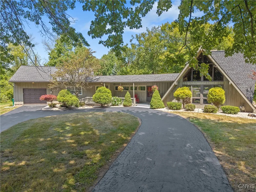 60 Edwards Circle, Oswego, New York 13126, Oswego, New York 13126, 4 Bedrooms Bedrooms, 9 Rooms Rooms,3 BathroomsBathrooms,Residential,Closed,60 Edwards Circle, Oswego, New York 13126,0,S1629543