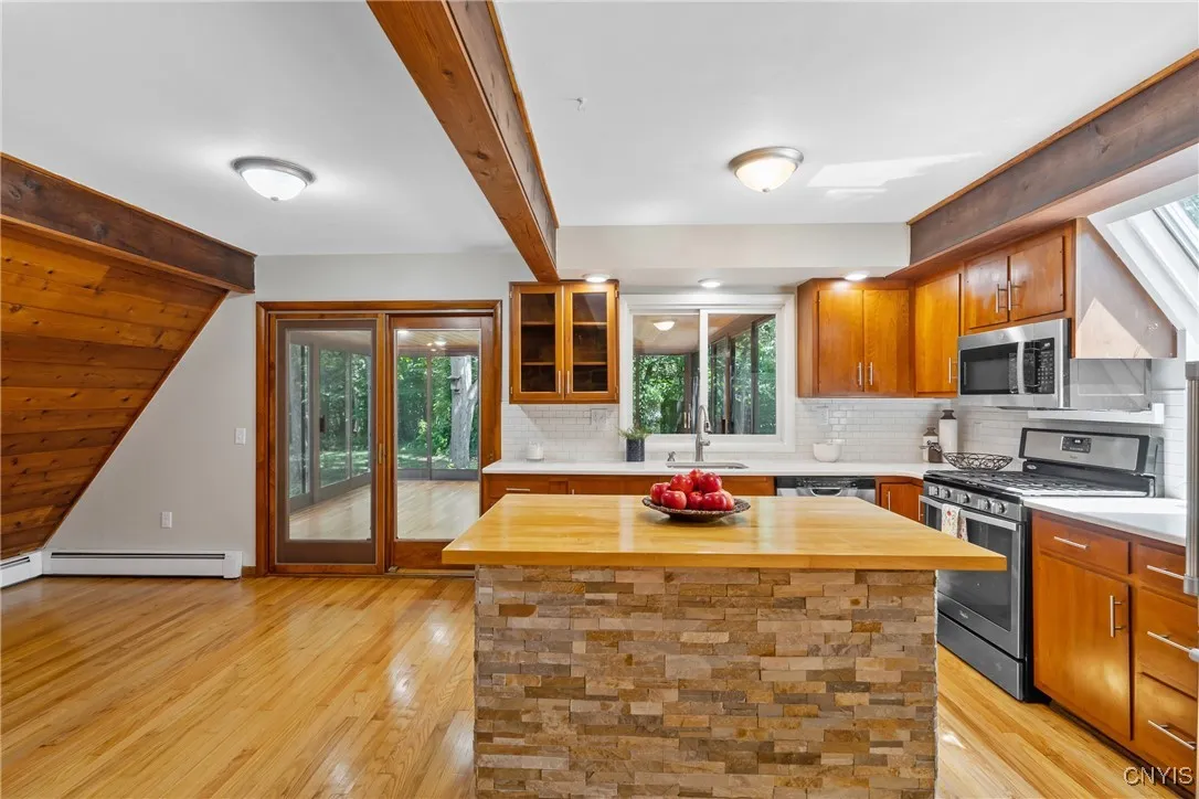 60 Edwards Circle, Oswego, New York 13126, Oswego, New York 13126, 4 Bedrooms Bedrooms, 9 Rooms Rooms,3 BathroomsBathrooms,Residential,Closed,60 Edwards Circle, Oswego, New York 13126,0,S1629543