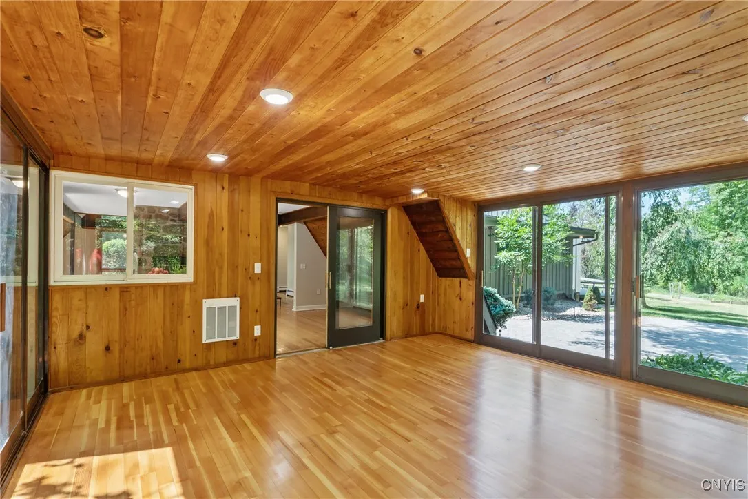 60 Edwards Circle, Oswego, New York 13126, Oswego, New York 13126, 4 Bedrooms Bedrooms, 9 Rooms Rooms,3 BathroomsBathrooms,Residential,Closed,60 Edwards Circle, Oswego, New York 13126,0,S1629543