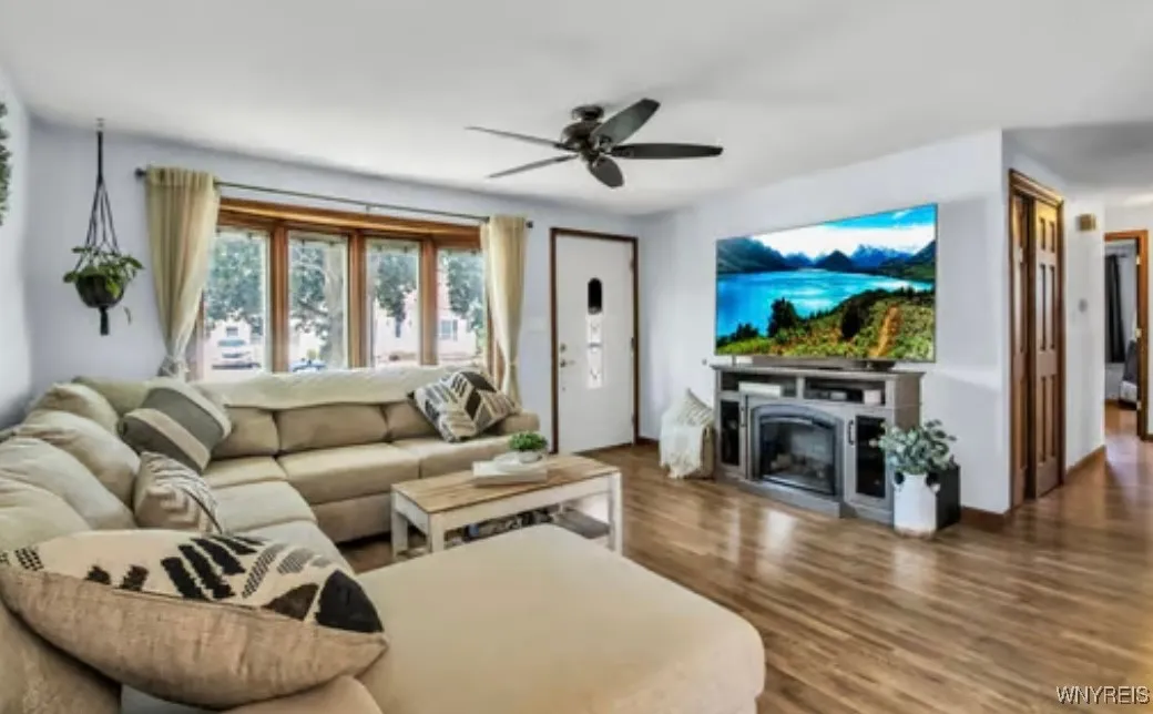 205 Warren Avenue, West Seneca, New York 14224, West Seneca, New York 14224, 3 Bedrooms Bedrooms, 7 Rooms Rooms,1 BathroomBathrooms,Residential,Closed,205 Warren Avenue, West Seneca, New York 14224,0,B1626909