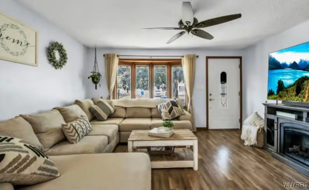 205 Warren Avenue, West Seneca, New York 14224, West Seneca, New York 14224, 3 Bedrooms Bedrooms, 7 Rooms Rooms,1 BathroomBathrooms,Residential,Closed,205 Warren Avenue, West Seneca, New York 14224,0,B1626909