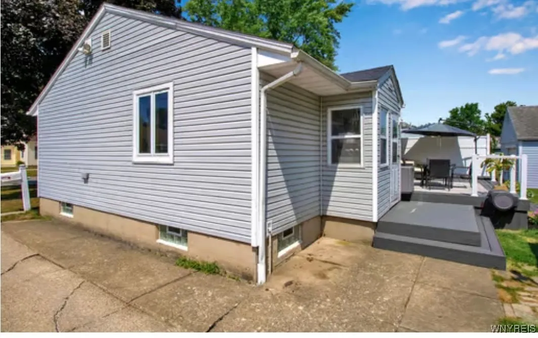 205 Warren Avenue, West Seneca, New York 14224, West Seneca, New York 14224, 3 Bedrooms Bedrooms, 7 Rooms Rooms,1 BathroomBathrooms,Residential,Closed,205 Warren Avenue, West Seneca, New York 14224,0,B1626909