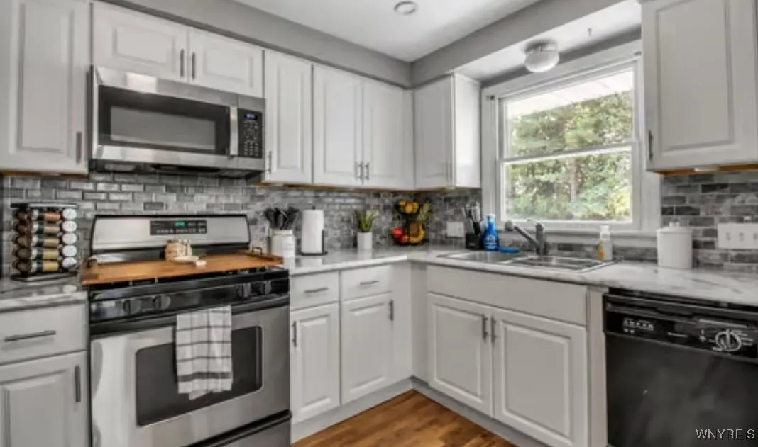 205 Warren Avenue, West Seneca, New York 14224, West Seneca, New York 14224, 3 Bedrooms Bedrooms, 7 Rooms Rooms,1 BathroomBathrooms,Residential,Closed,205 Warren Avenue, West Seneca, New York 14224,0,B1626909