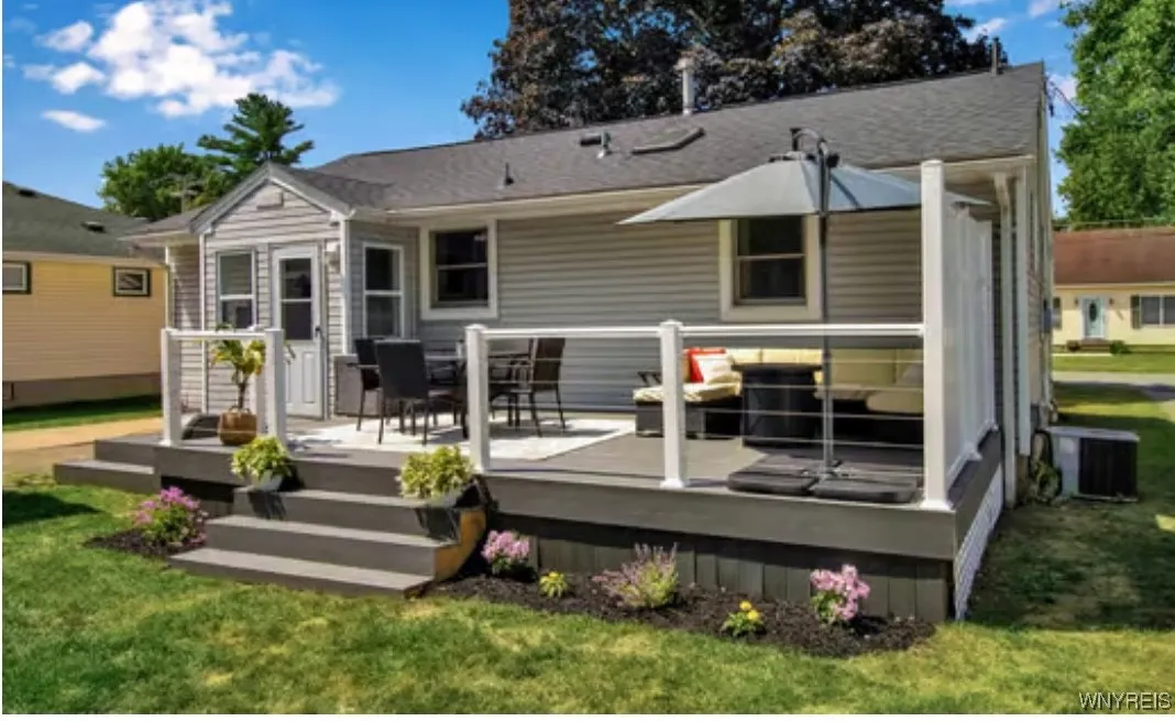 205 Warren Avenue, West Seneca, New York 14224, West Seneca, New York 14224, 3 Bedrooms Bedrooms, 7 Rooms Rooms,1 BathroomBathrooms,Residential,Closed,205 Warren Avenue, West Seneca, New York 14224,0,B1626909