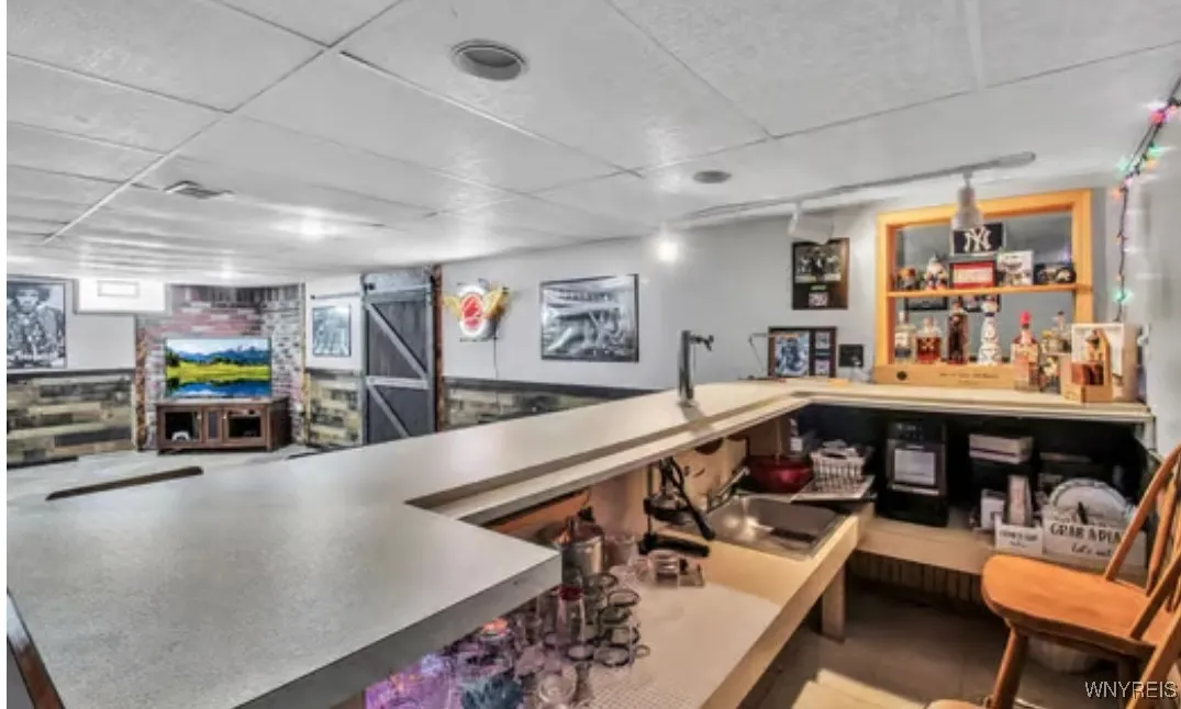 205 Warren Avenue, West Seneca, New York 14224, West Seneca, New York 14224, 3 Bedrooms Bedrooms, 7 Rooms Rooms,1 BathroomBathrooms,Residential,Closed,205 Warren Avenue, West Seneca, New York 14224,0,B1626909