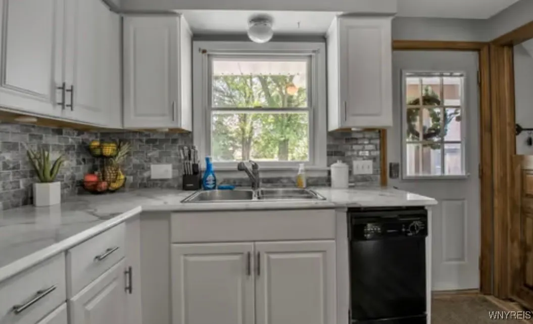 205 Warren Avenue, West Seneca, New York 14224, West Seneca, New York 14224, 3 Bedrooms Bedrooms, 7 Rooms Rooms,1 BathroomBathrooms,Residential,Closed,205 Warren Avenue, West Seneca, New York 14224,0,B1626909