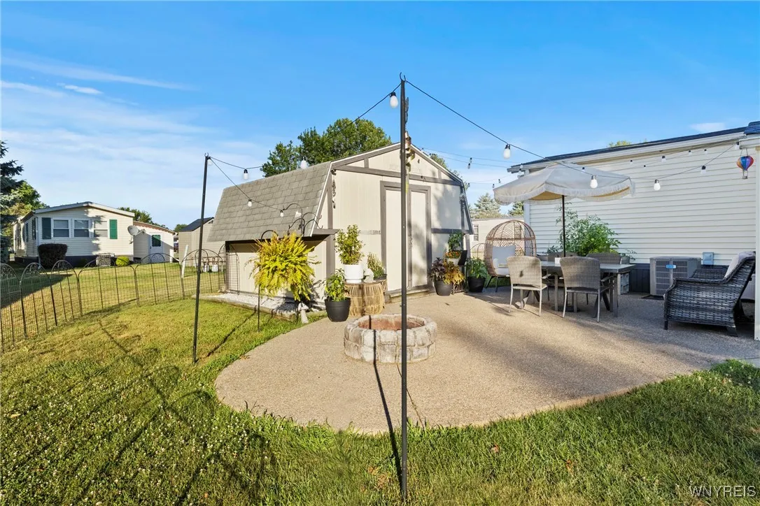 41 Burgundy Circle, West Seneca, New York 14224, West Seneca, New York 14224, 2 Bedrooms Bedrooms, 6 Rooms Rooms,1 BathroomBathrooms,Residential,For Sale,41 Burgundy Circle, West Seneca, New York 14224,B1629560