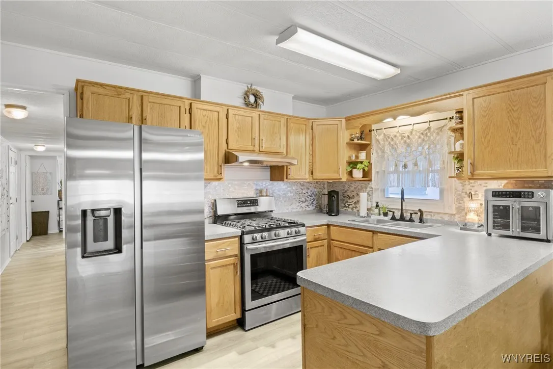 41 Burgundy Circle, West Seneca, New York 14224, West Seneca, New York 14224, 2 Bedrooms Bedrooms, 6 Rooms Rooms,1 BathroomBathrooms,Residential,For Sale,41 Burgundy Circle, West Seneca, New York 14224,B1629560