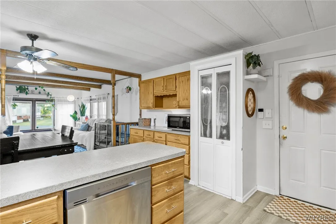 41 Burgundy Circle, West Seneca, New York 14224, West Seneca, New York 14224, 2 Bedrooms Bedrooms, 6 Rooms Rooms,1 BathroomBathrooms,Residential,For Sale,41 Burgundy Circle, West Seneca, New York 14224,B1629560
