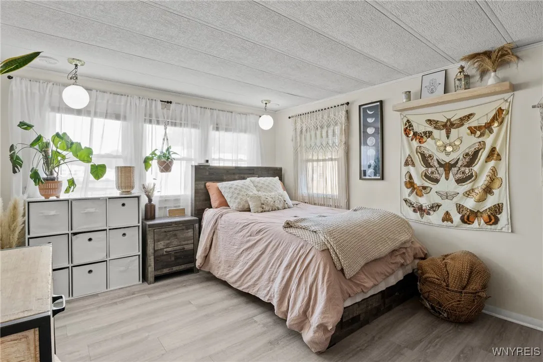 41 Burgundy Circle, West Seneca, New York 14224, West Seneca, New York 14224, 2 Bedrooms Bedrooms, 6 Rooms Rooms,1 BathroomBathrooms,Residential,For Sale,41 Burgundy Circle, West Seneca, New York 14224,B1629560